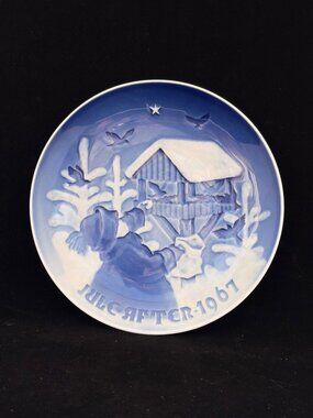 Vintage Bing & Grondahl Christmas Plate 1967 Jule After Feeding The Birds 7"